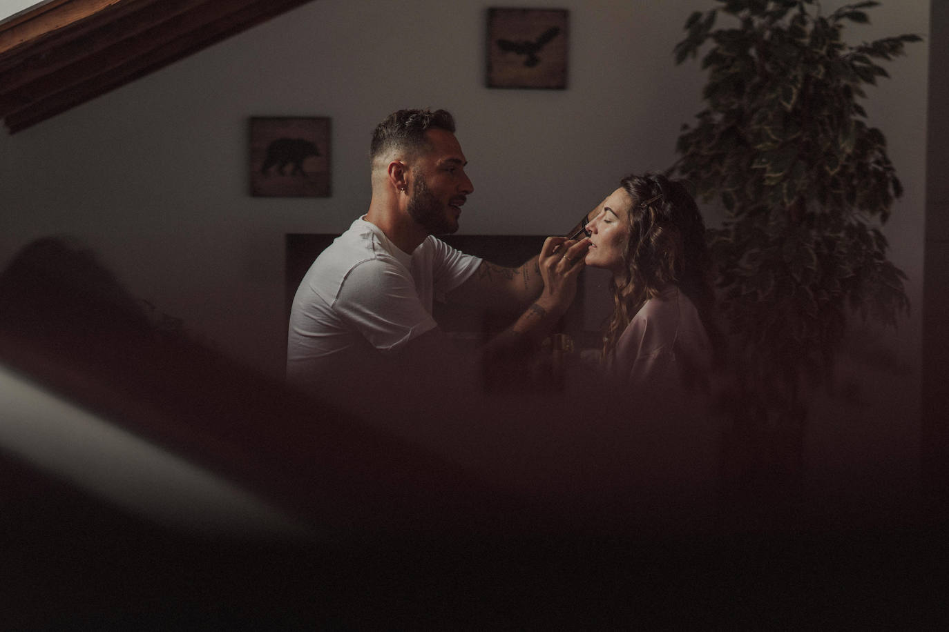 Fotos: Besos en Castro y boda en Madrid: la historia de amor de Esther y María bajo el prisma de un fotógrafo vizcaíno