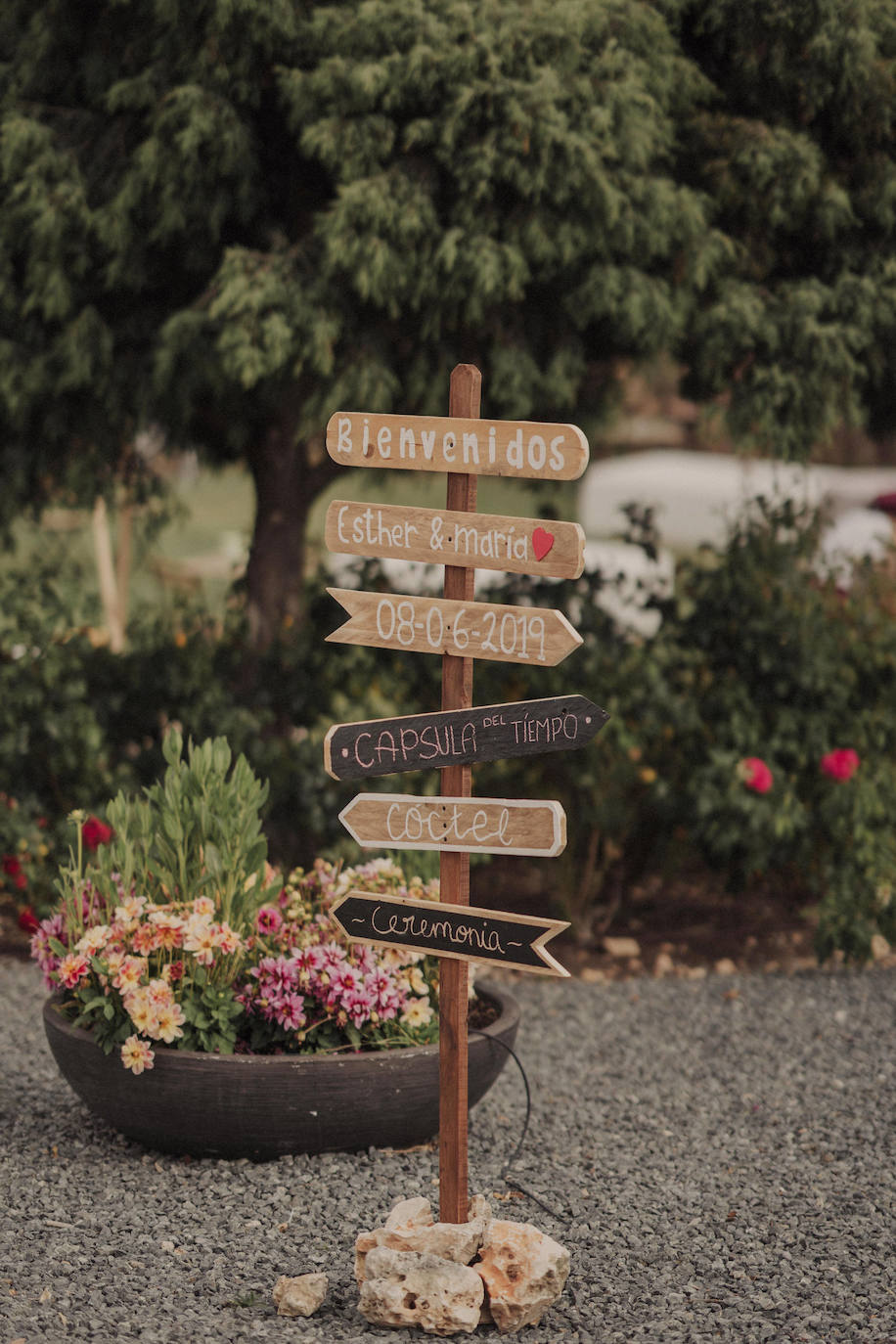 Fotos: Besos en Castro y boda en Madrid: la historia de amor de Esther y María bajo el prisma de un fotógrafo vizcaíno