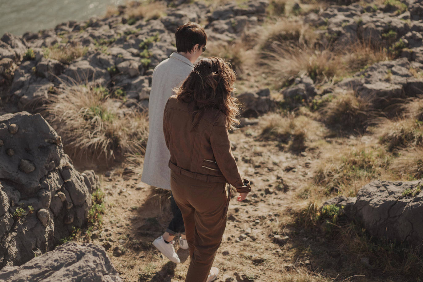 Fotos: Besos en Castro y boda en Madrid: la historia de amor de Esther y María bajo el prisma de un fotógrafo vizcaíno