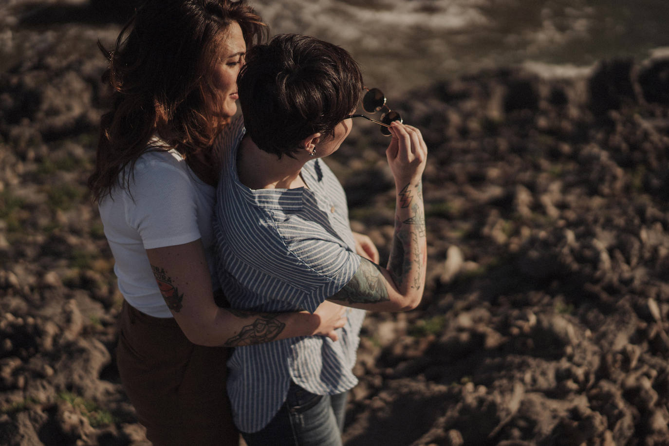 Fotos: Besos en Castro y boda en Madrid: la historia de amor de Esther y María bajo el prisma de un fotógrafo vizcaíno