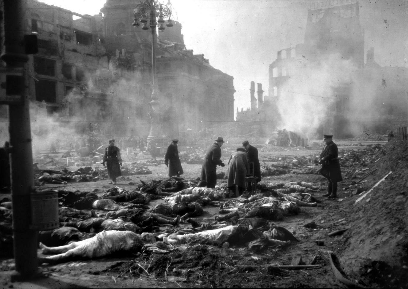 Fotos: Dresde conmemora hoy el 75 aniversario del bombardeo de la ciudad