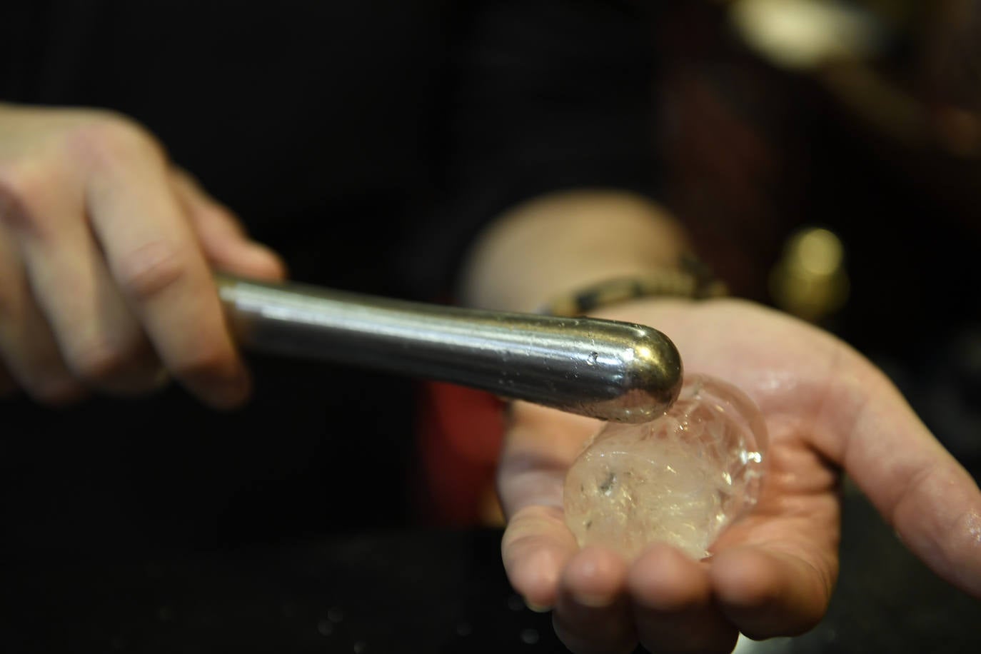 Una de las técnicas para preparar el cóctel.