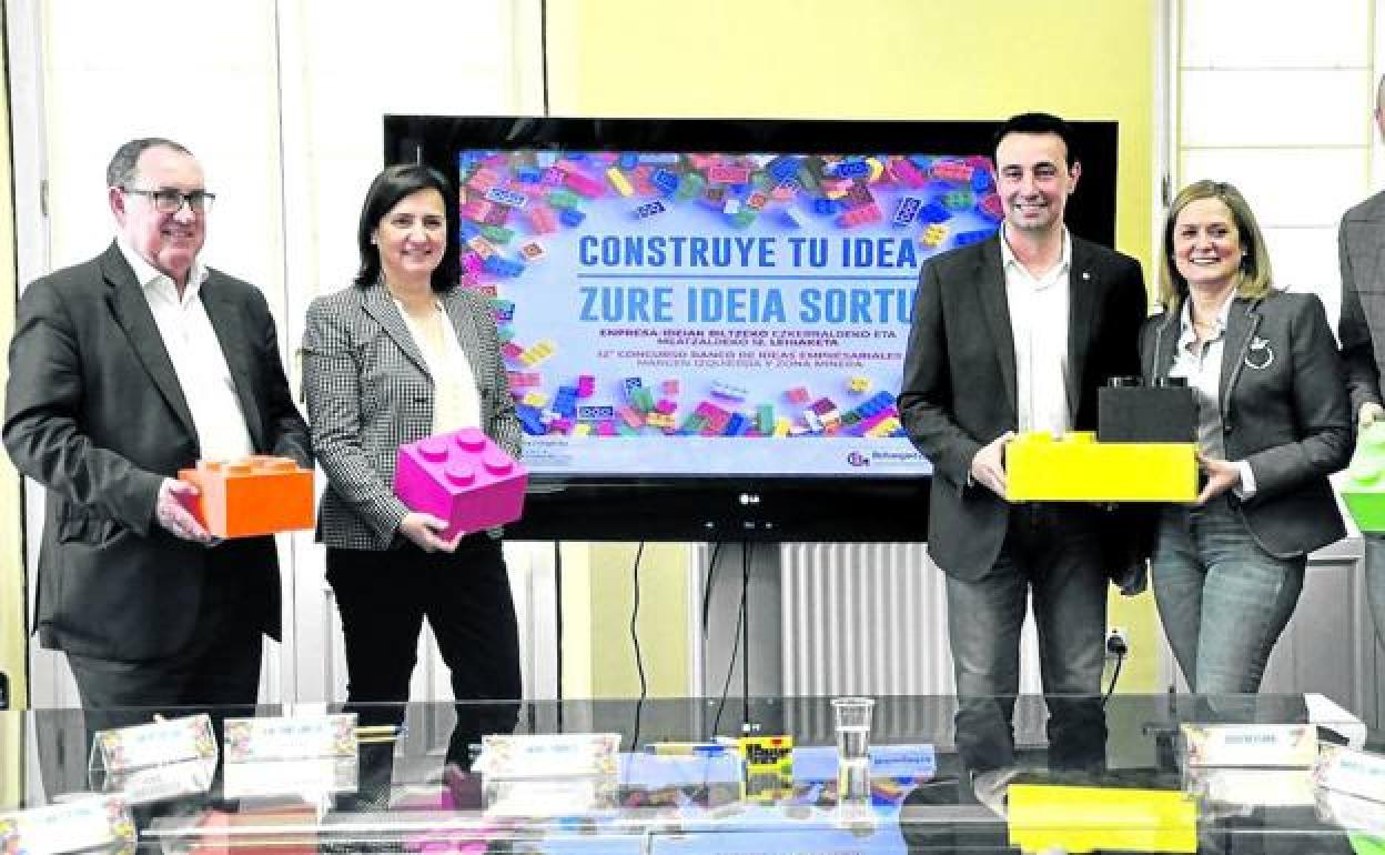 Xabier Cuéllar, alcalde de Trapagaran; Aintzane Urkijo (Santurtzi), Mikel Torres (Portugalete), Amaia del Campo (Barakaldo) y Josu Bergara (Sestao). 