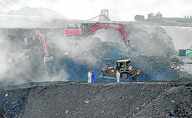 Expertos alertan de que estabilizar la ladera del vertedero puede llevar más de 6 meses