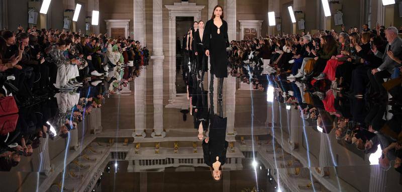 Fotos: Las cinco tendencias que Victoria Beckham ha adelantado en su desfile de Londres