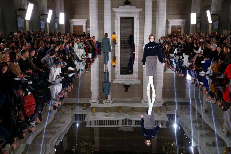 Fotos: Las cinco tendencias que Victoria Beckham ha adelantado en su desfile de Londres