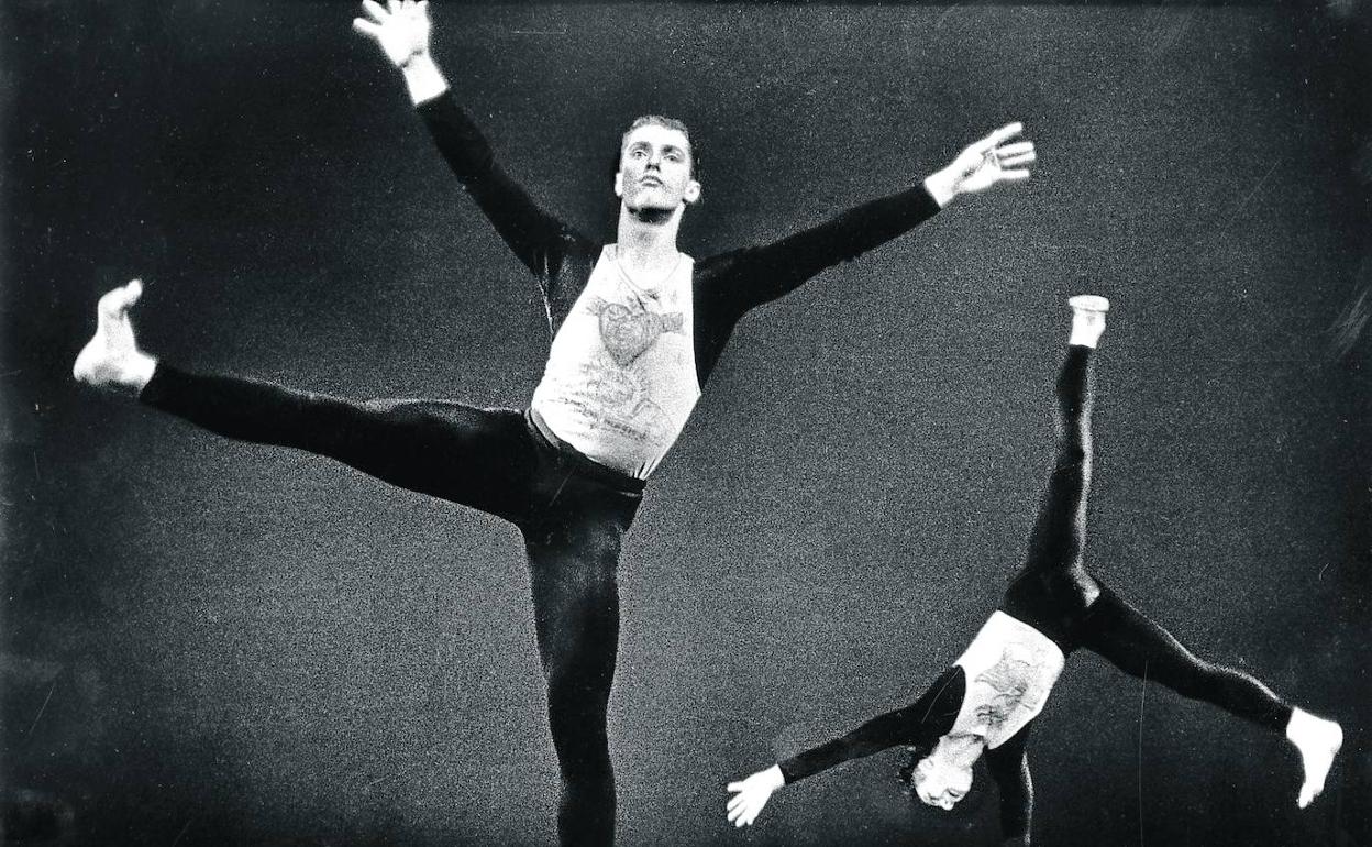 Steve Paxton y Merce Cunningham, otra leyenda de la danza contemporánea, interpretando 'Antic Meet' en 1963.