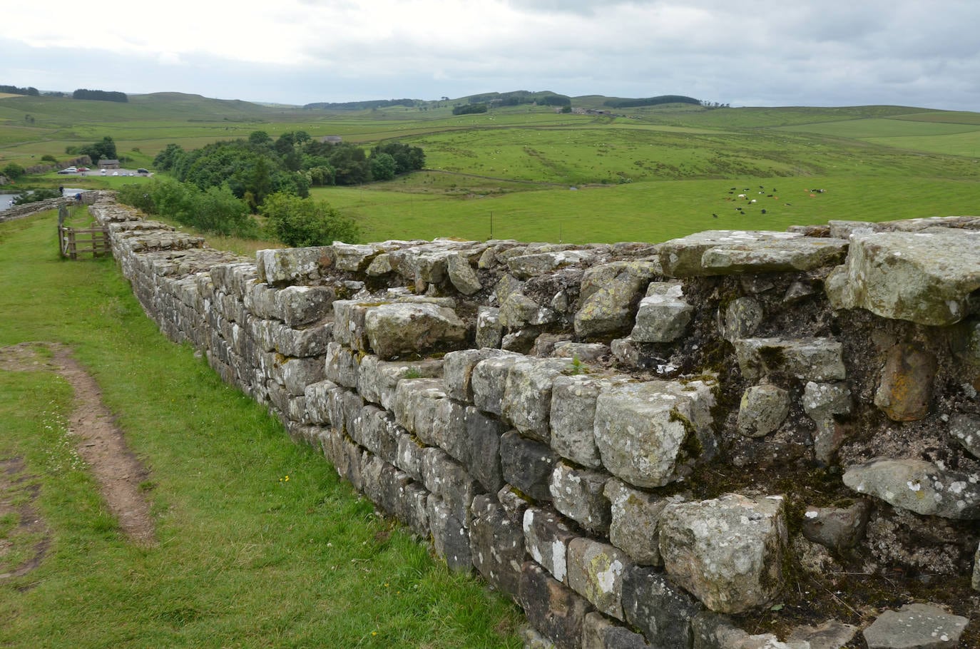 El muro de Adriano (Reino Unido) se considera la muralla romana más larga del mundo. La construcción, de 118 kilómetros, no solo forma parte del Libro Guinness de los récords, sino que también es Patrimonio de la Humanidad por la Unesco.
