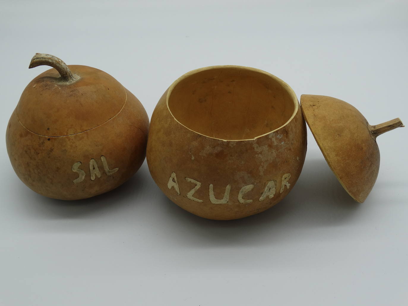 Fotos: El huerto alavés donde crecen lámparas, tazas, pendientes...