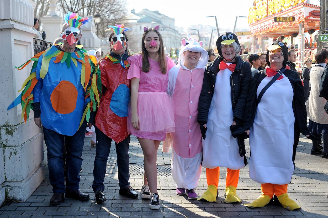 Fotos: Los bilbaínos disfrutan a tope del domingo de Carnaval