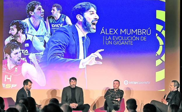 «Álex salía de casa botando el balón»