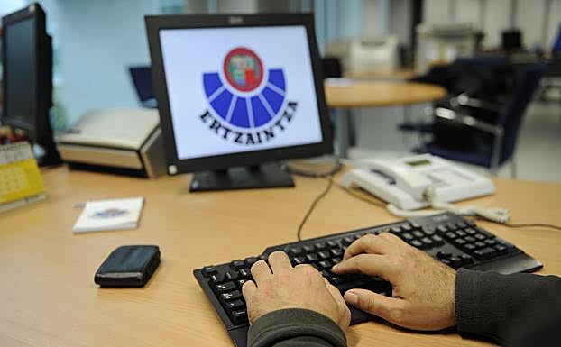 La Ertzaintza alerta de estafas a vendedores particulares de artículos de segunda mano por interrnet de hasta 700 euros