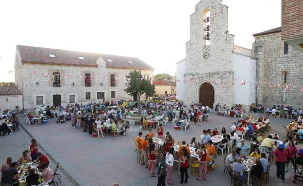 Festejos en la plaza de Quintanilla de Onésimo.