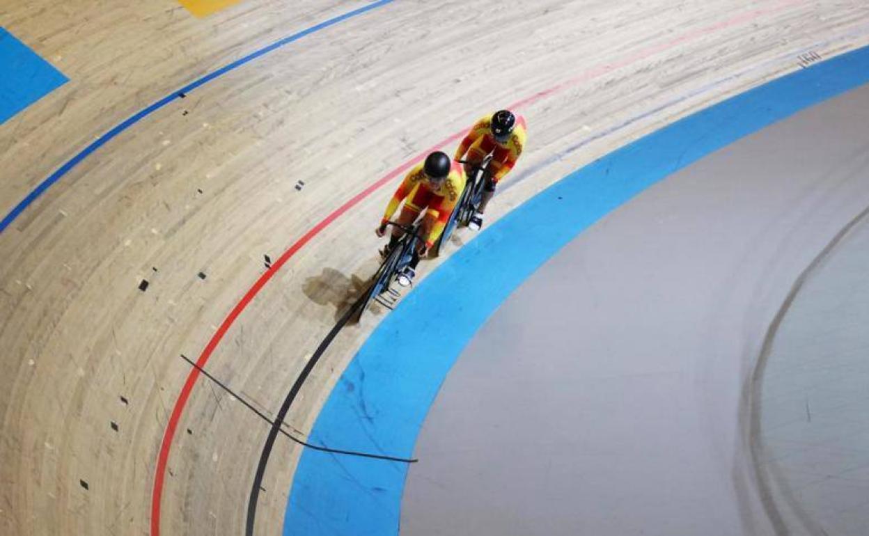 Tania Calvo junto a Helena Casas. 