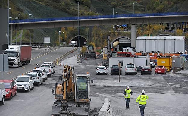 Trabajadores en las segundas obras de la Supersur