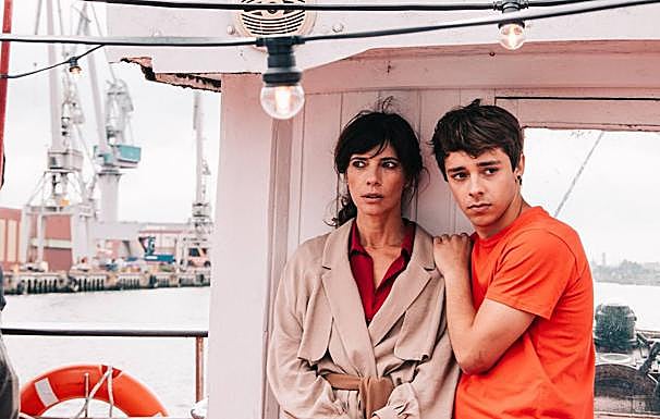 Maribel Verdú y Germán Alcarazu en 'El doble más quince'.