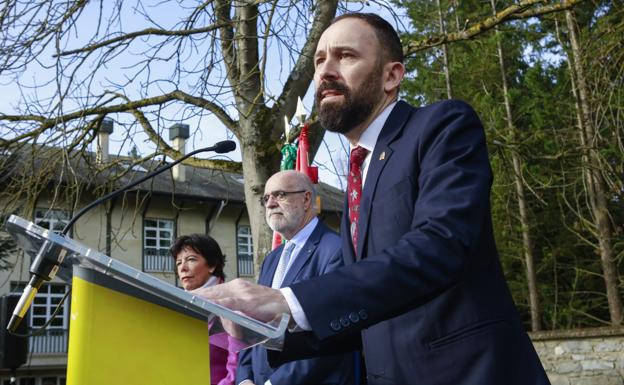 Denis Itxaso, durante su toma de posesión como nuevo delegado del Gobierno en Euskadi. 