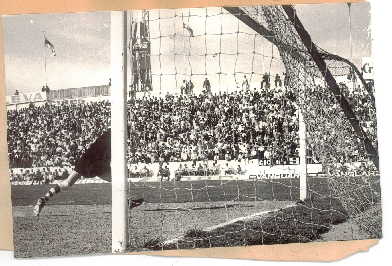 Iribar no puede detener el balón de Noya. Era el 1-0