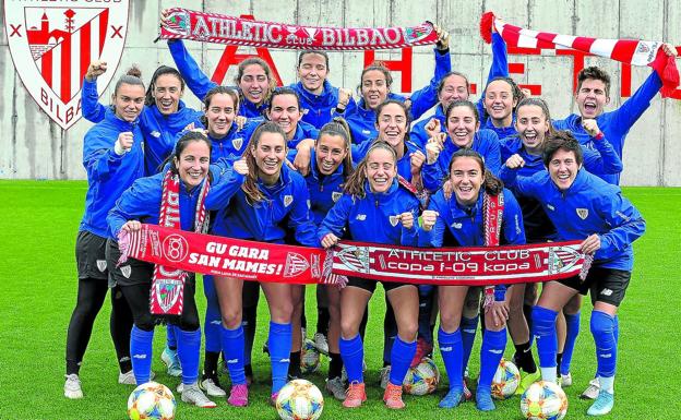 Jugadoras de la primera plantilla del Athletic femenino desean suerte a sus compañeros y amigos hoy en Granada.