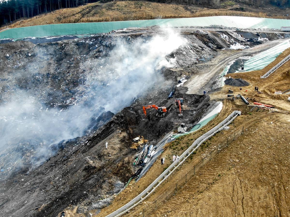 Las labores de estabilización del terreno y de rescate de los cuerpos de Joaquín y Alberto están siendo muy trabajosas y complicadas.