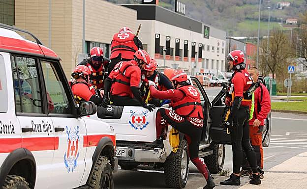Equipos de Rescate de la Ertzaintza listos para actuar.