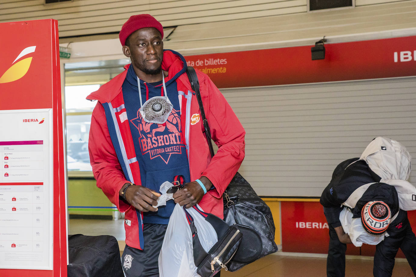 Fotos: El Baskonia viaja a Israel desde Foronda