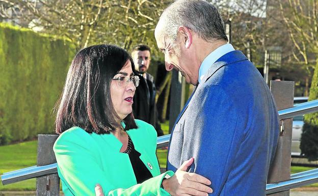 La ministra Darias y el consejero Erkoreka, durante la reunión mantenida el pasado 20 de febrero.