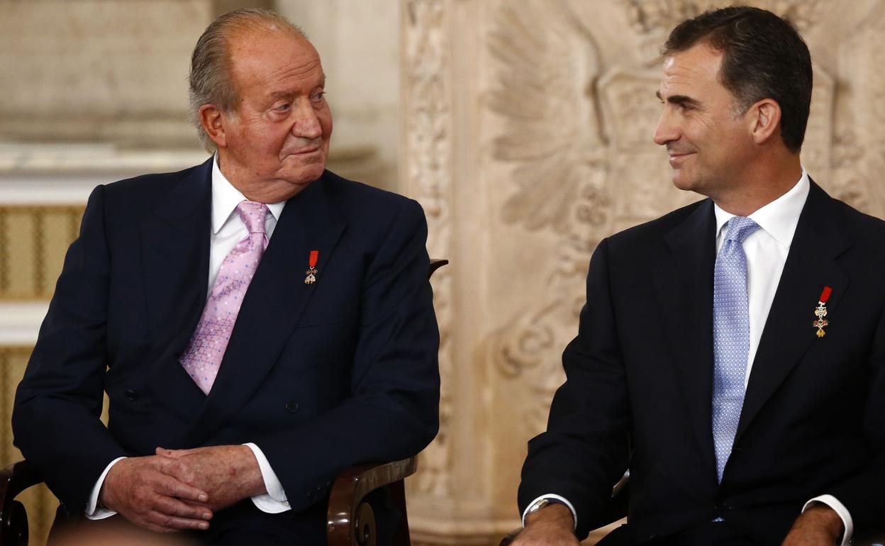 El Gobierno elogia a Felipe VI y defiende conocer el origen del dinero de don Juan Carlos