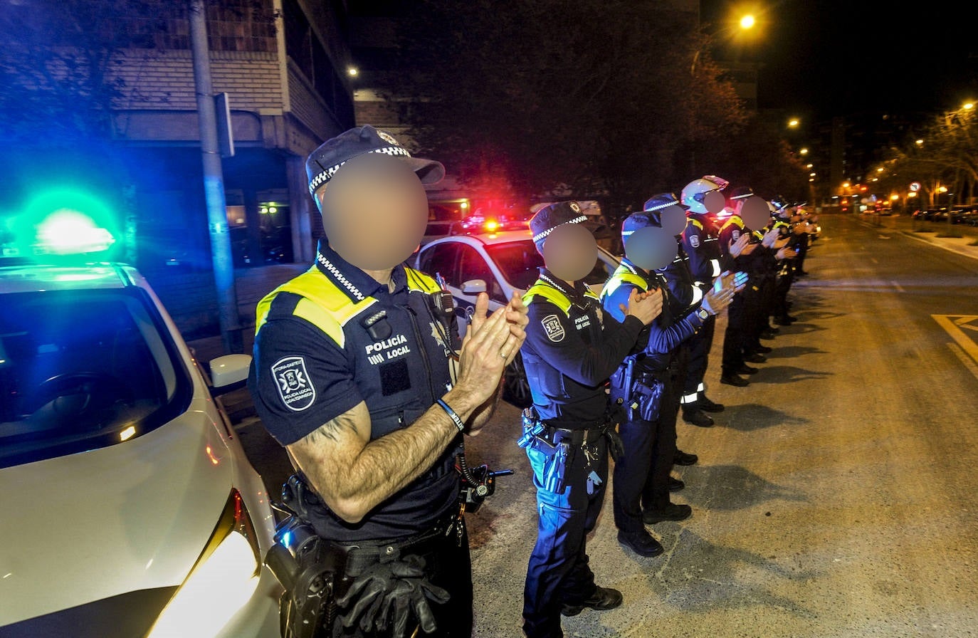 Fotos: Vitoria homenajea a la enfermera fallecida