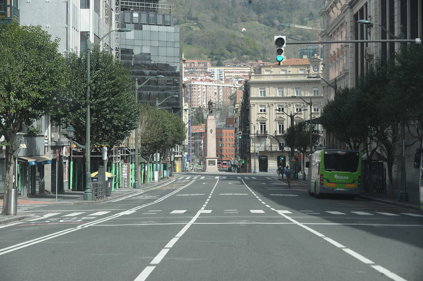 Vista de la calle Hurtado Amézaga vacía.