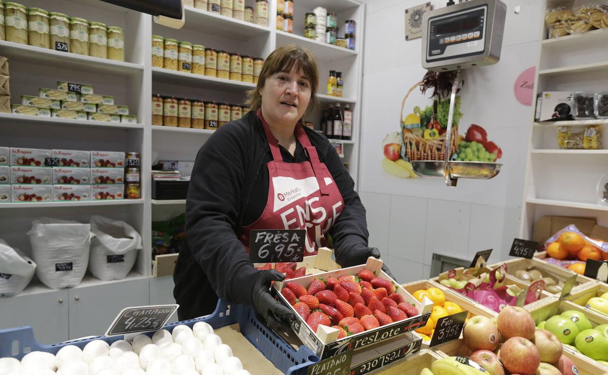 Puesto del mercado de La Ribera durante la alerta sanitaria.