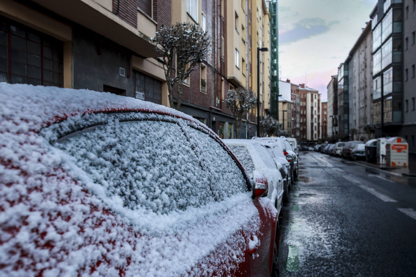 Fotos: Nieve en la Vitoria confinada