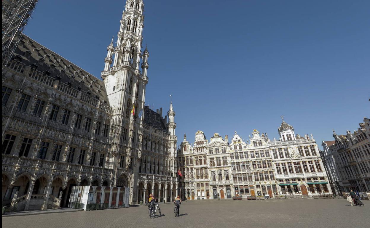 Grand-Place de Bruselas, vacía