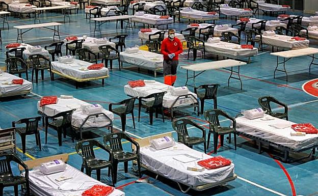 Hospital de campaña en el pabellón de Les Comas de Igualada (Barcelona). 