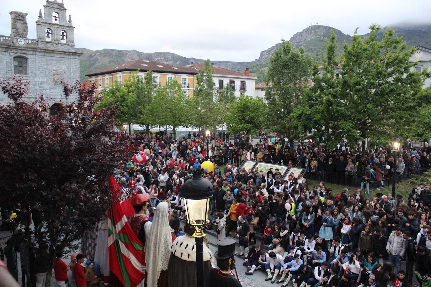 Inicio de los 'Ochomayos' en Orduña.