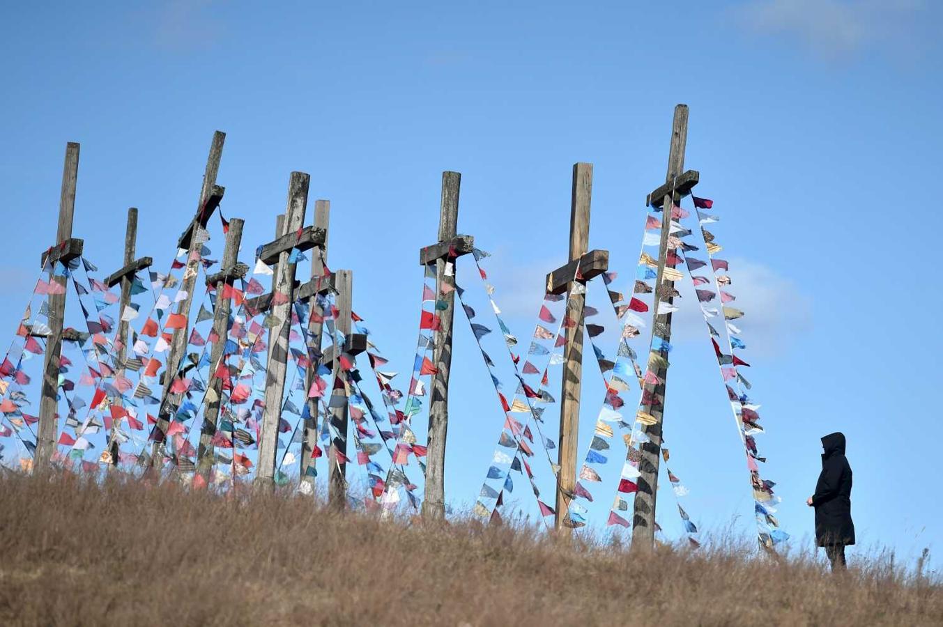 Cruces gigantes en Achmiany, Bielorrusia