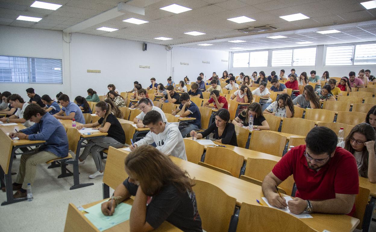 El Consejo Escolar rechaza el aprobado general