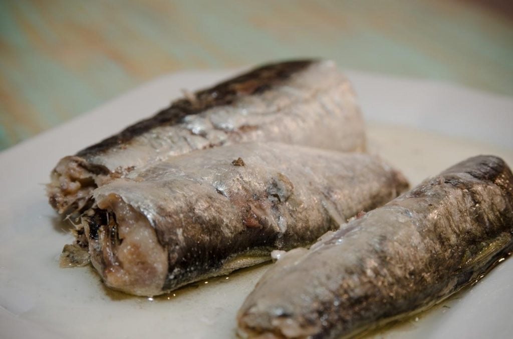 Sardinas ahumadas del Laterío y ostras de El Puertito de Ledesma.