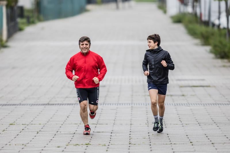 Fotos: Más de 48.000 niños alaveses ya pueden salir a la calle