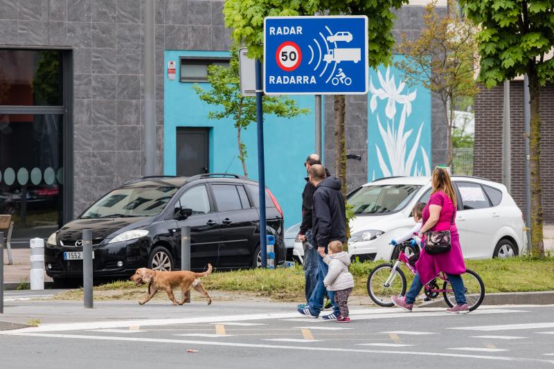 Fotos: Más de 48.000 niños alaveses ya pueden salir a la calle