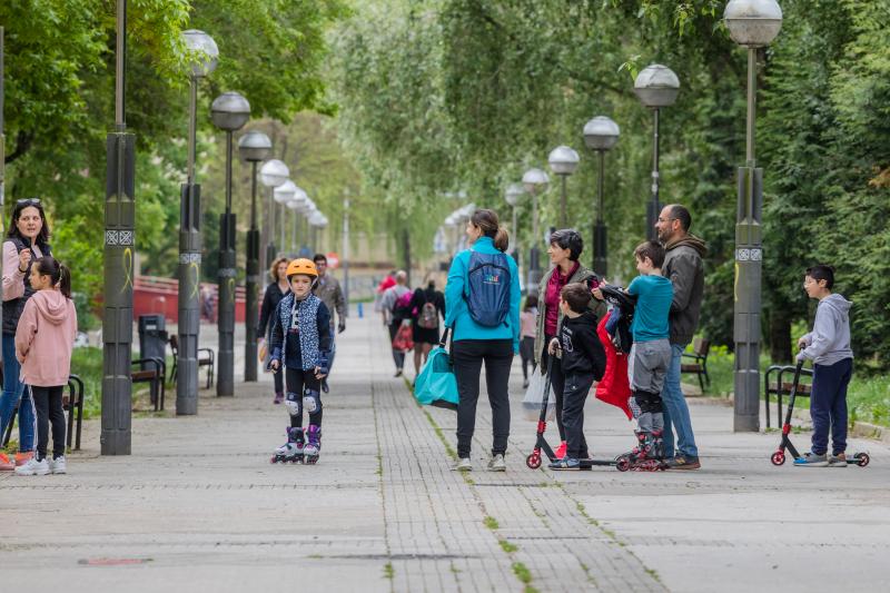 Fotos: Más de 48.000 niños alaveses ya pueden salir a la calle