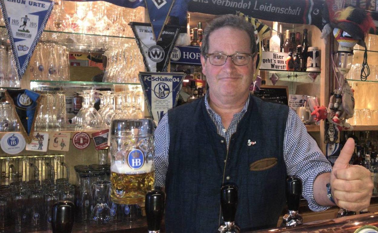 Enrique Thate en el Ein Prosit.