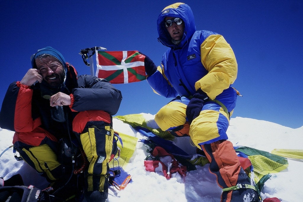 Frederic Lafitt y Robert Landaburu culminaron la ruta Collado Sur-Arista Sueste en mayo de 2002.