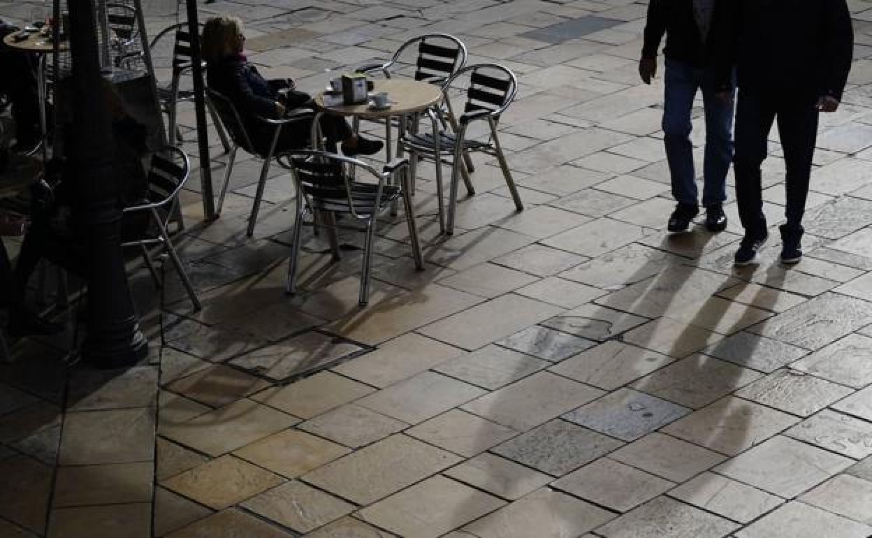 Hosteleros y comerciantes vascos advierten de que el acuerdo sobre los ERTEs es insuficiente