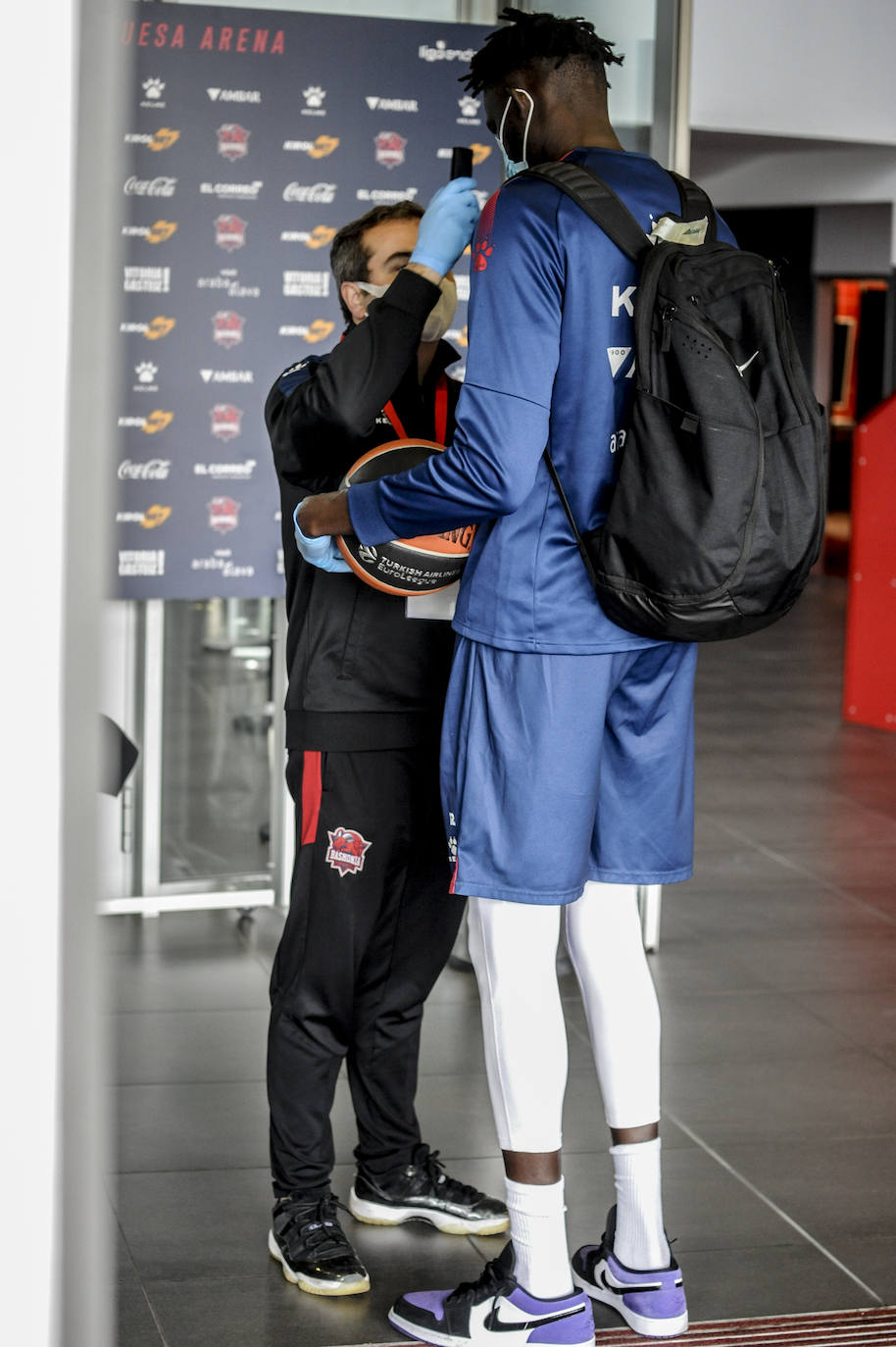 Fotos: El Baskonia vuelve a los entrenamientos 63 días después