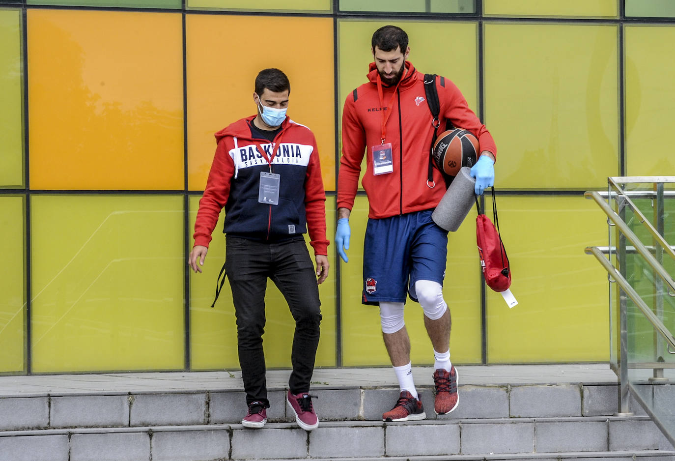 Fotos: El Baskonia vuelve a los entrenamientos 63 días después