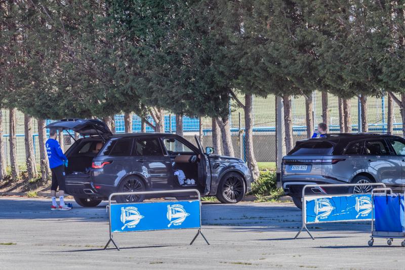 Fotos: El Alavés ya entrena en grupos