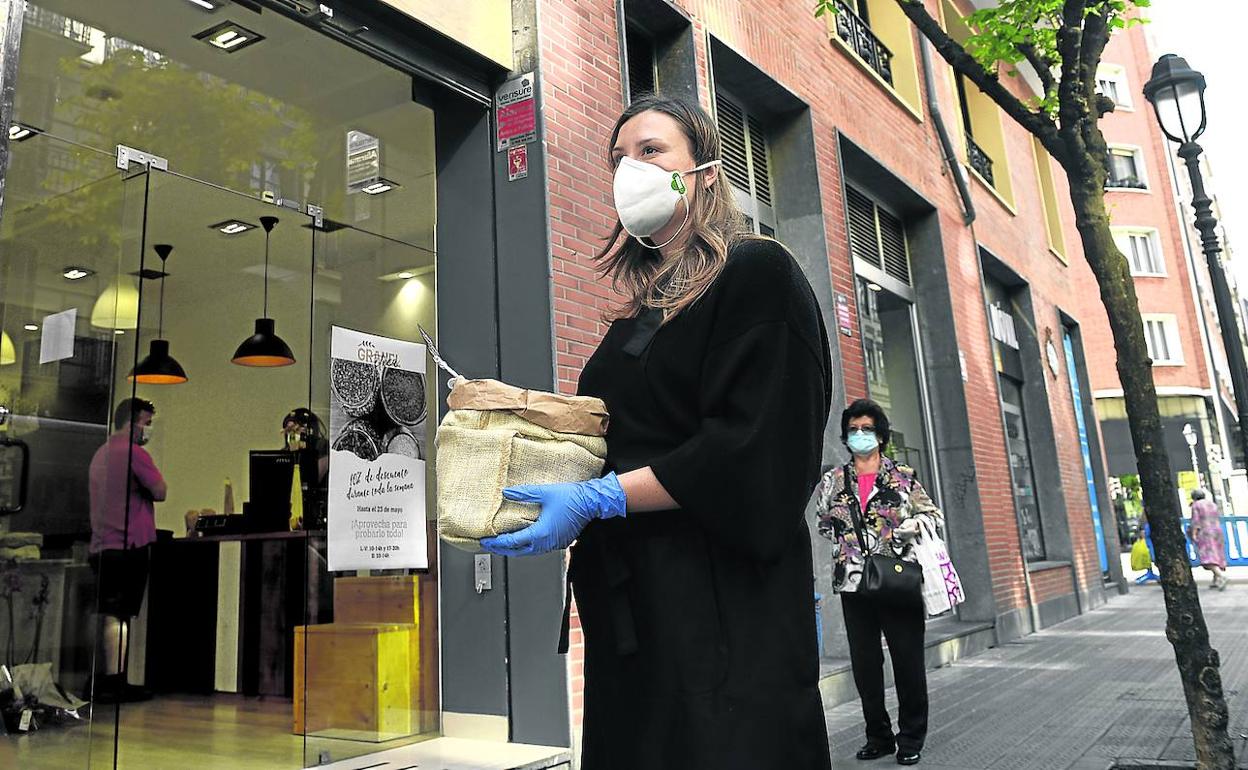 María García ha impulsado junto a una amiga y socia una tienda de alimentos a granel en el corazón de General Concha.