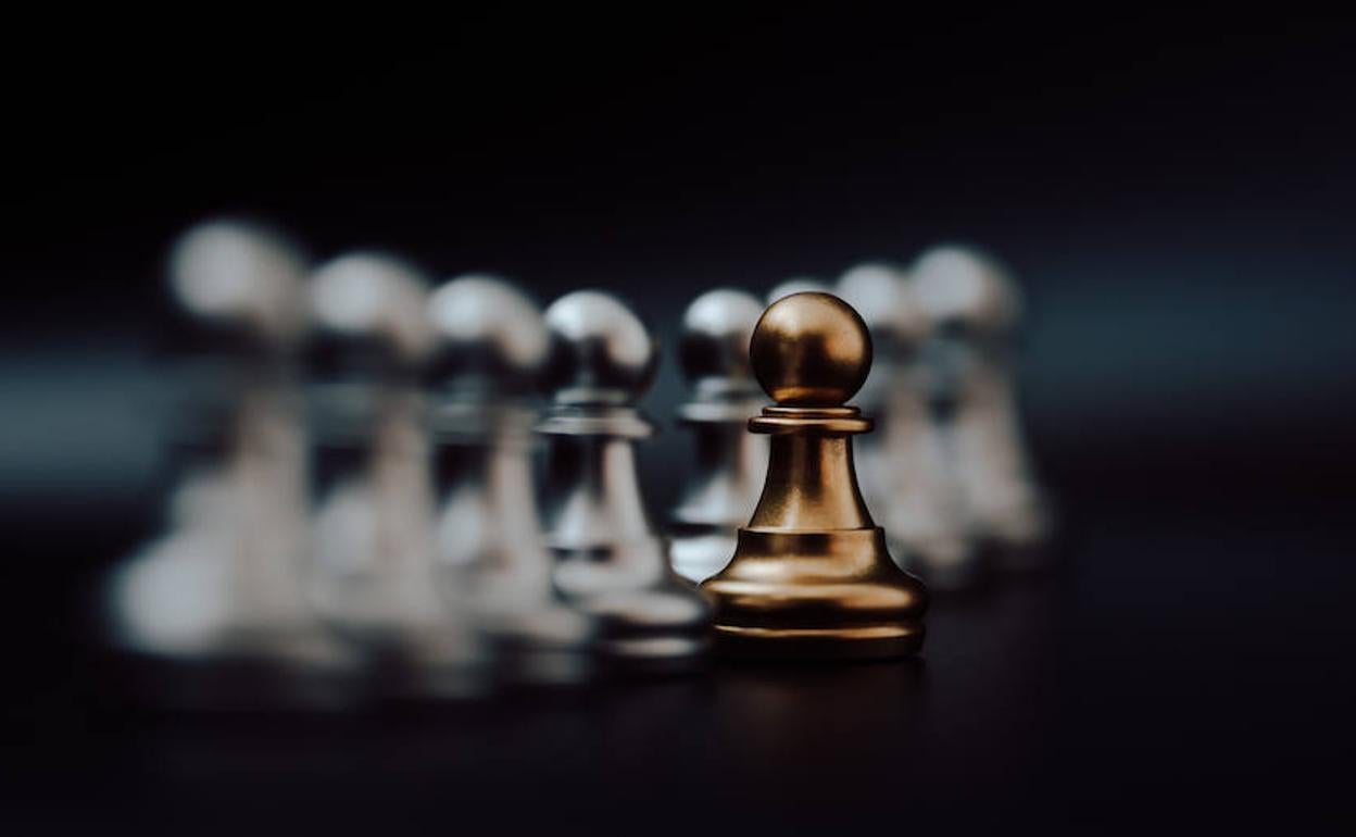 «Demokraziak beste lidergo mota bat sustatu du».