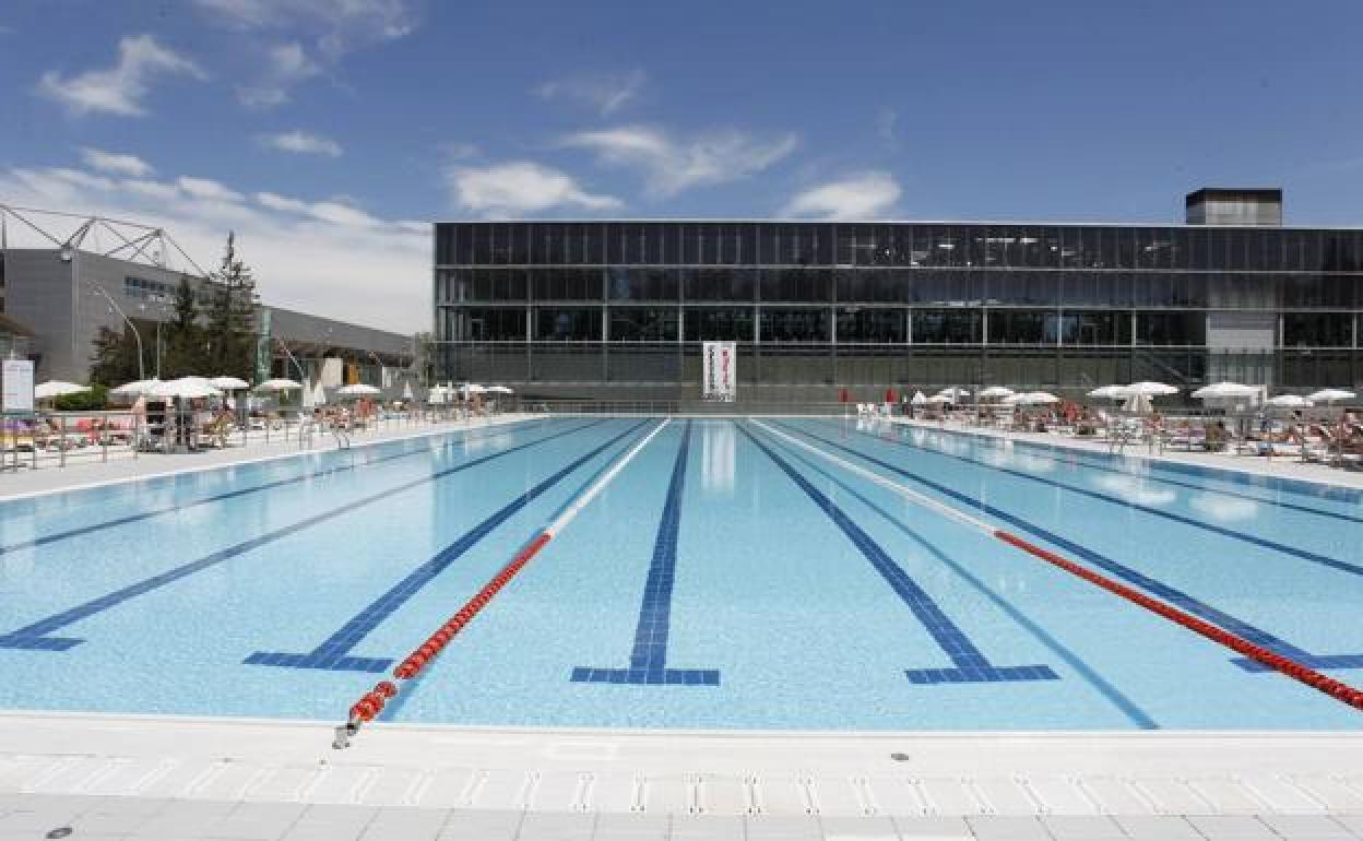 Los polideportivos y piscinas descartan por el momento abrir las instalaciones